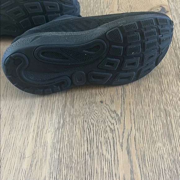 Brooks Adrenaline GTS 24 Men's Athletic Shoes in Black - Picture 4 of 4